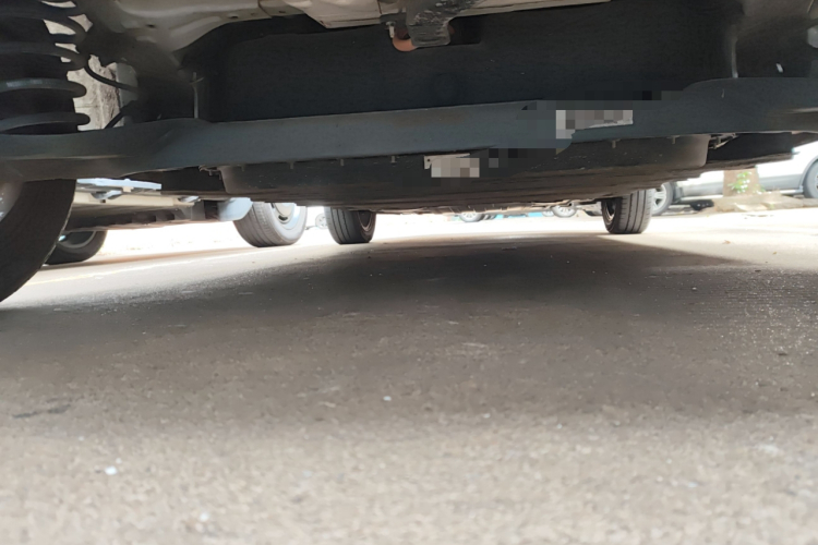 长安欧尚 奔奔E-Star 2020款 心动版 三元锂局部细节9009