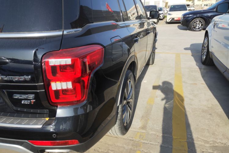 广汽传祺 传祺GS8 2017款 320T 两驱豪华智联版（七座）车身外观9