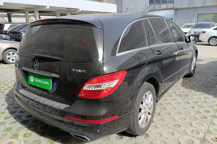 奔驰R级 2017款 R 320 4MATIC 商务型臻藏版车身外观7