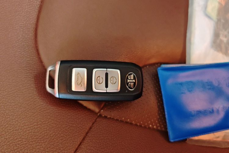 一汽 森雅R7 2017款 1.6L 自动智能型中控内饰11