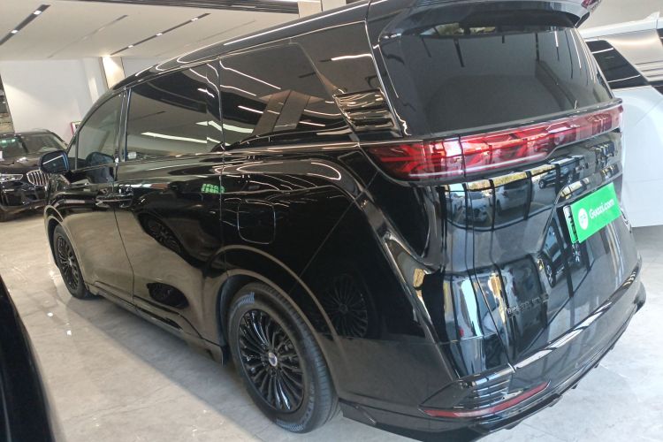 腾势D9 2024款 DM-i 980 四驱尊荣型车身外观4