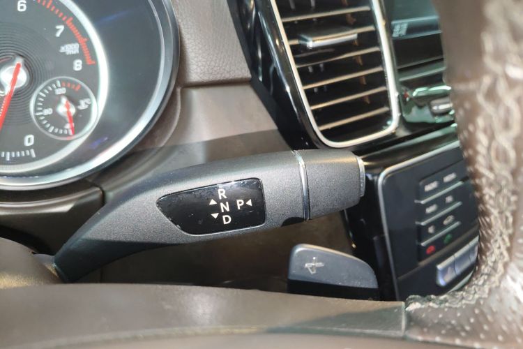 奔驰GLE 2016款 GLE 320 4MATIC 豪华型中控内饰18