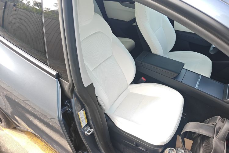 特斯拉 Model Y 2025款 后轮驱动版局部细节41