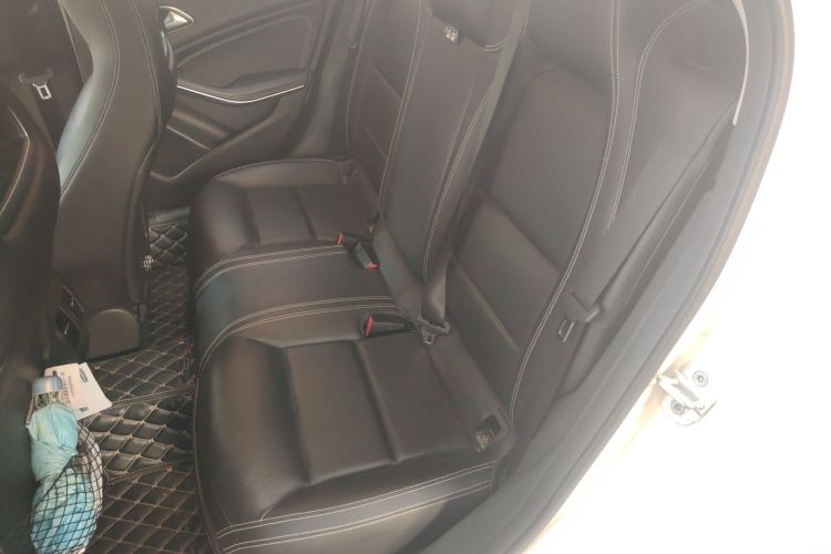 奔驰GLA 2017款 GLA 200 动感型中控内饰21