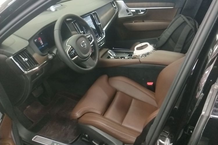 沃尔沃S90 2025款 B5 智雅豪华版中控内饰19