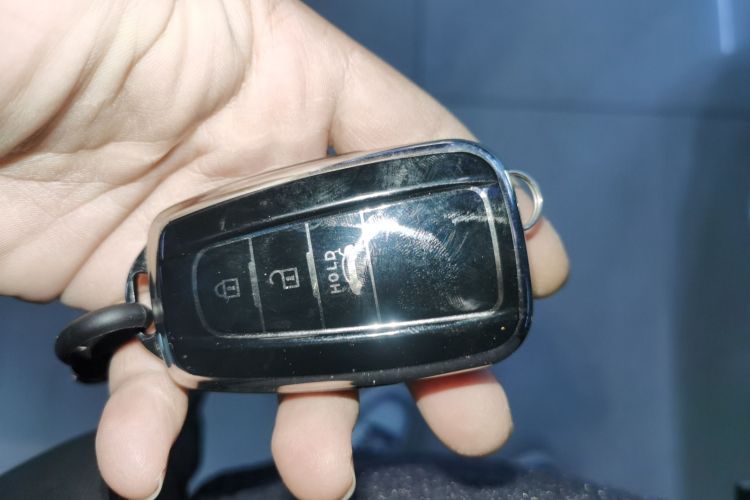 丰田 凯美瑞 2023款 2.5G 豪华版中控内饰7001