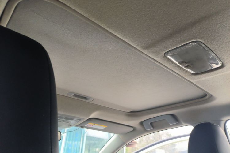 丰田 雷凌 2016款 1.6G 手动精英版中控内饰22