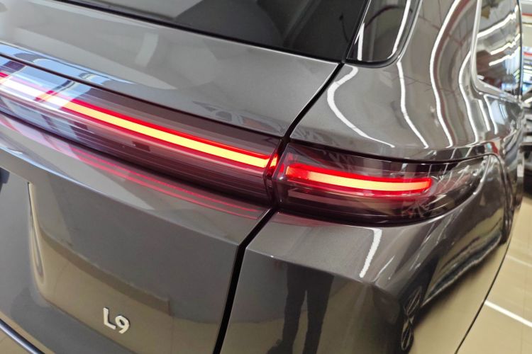 理想汽车 理想L9 2022款 Max车身外观9