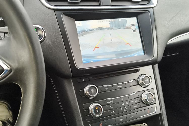 福特 金牛座 2016款 EcoBoost 180 豪华型中控内饰16