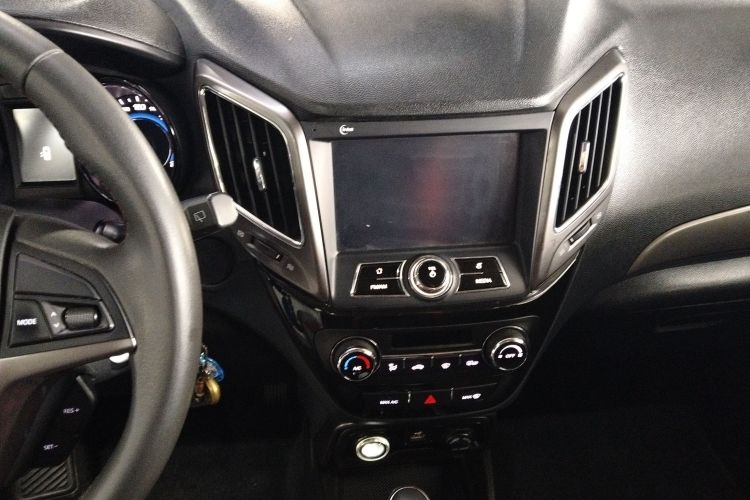 长安CS15 2016款 1.5L 自动豪华版中控内饰16
