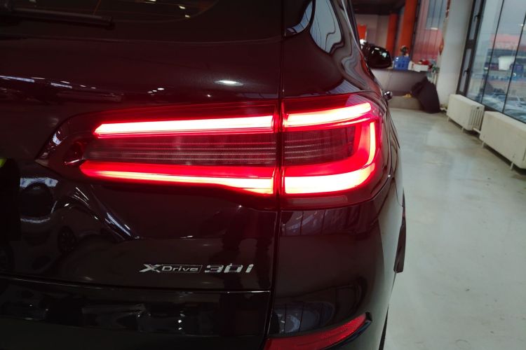 宝马X5(进口) 2021款 xDrive30i M运动套装车身外观9