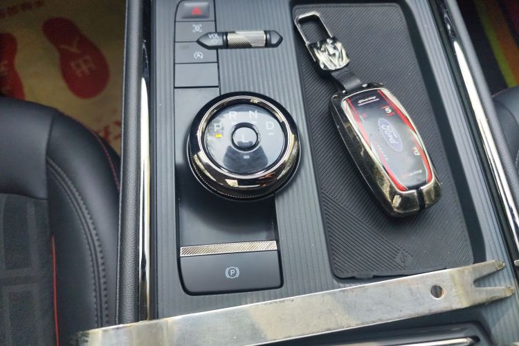 福特 蒙迪欧 2023款 EcoBoost 180 豪华型中控内饰18