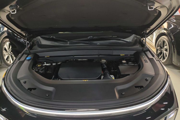 理想汽车 理想L8 2023款 Pro机舱底盘24