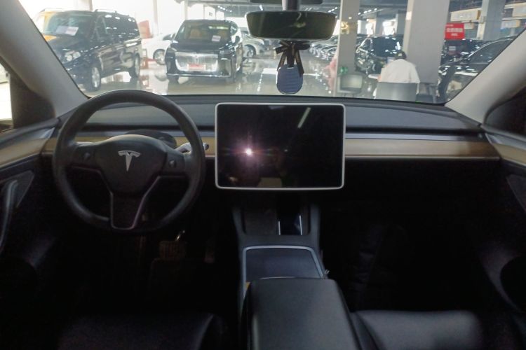 特斯拉 Model Y 2021款 标准续航后驱版中控内饰7002