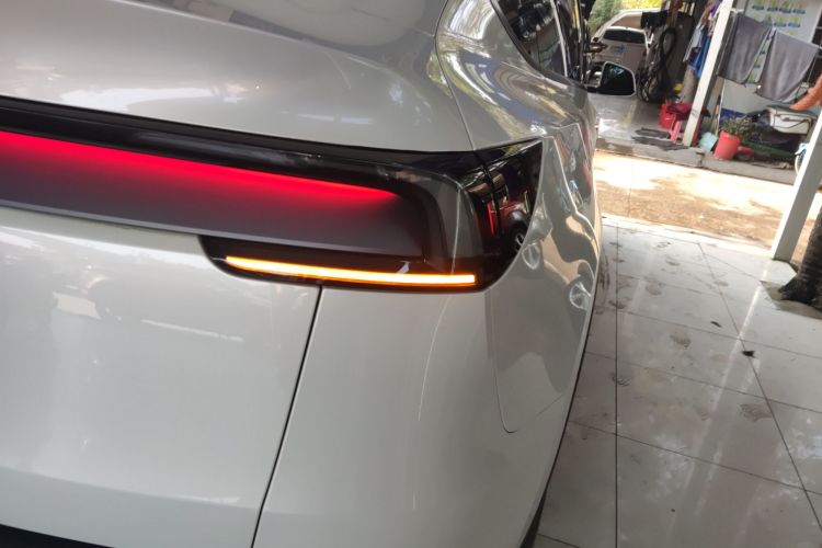 特斯拉 Model Y 2025款 后轮驱动版车身外观6003