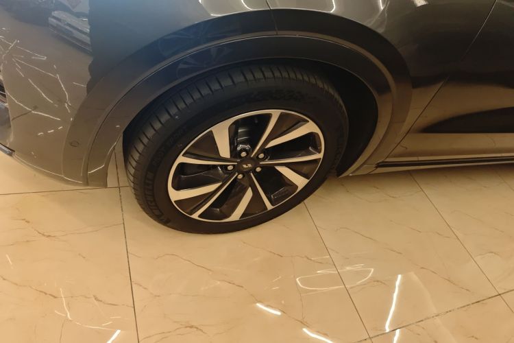 理想汽车 理想ONE 2021款 增程6座版车身外观6007