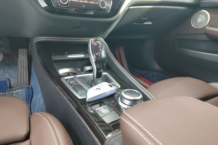 宝马1系 2021款 120i M运动曜夜版中控内饰18