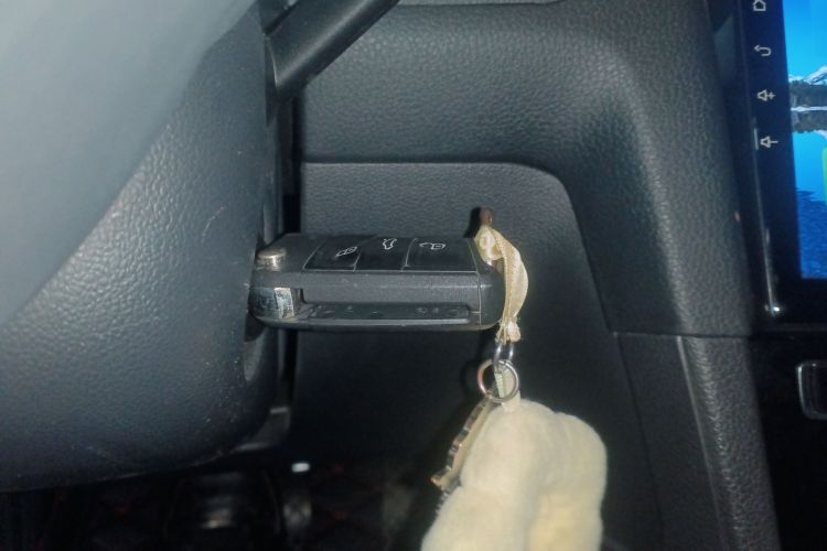 大众 高尔夫 2019款 1.6L 自动时尚型 国V中控内饰7001