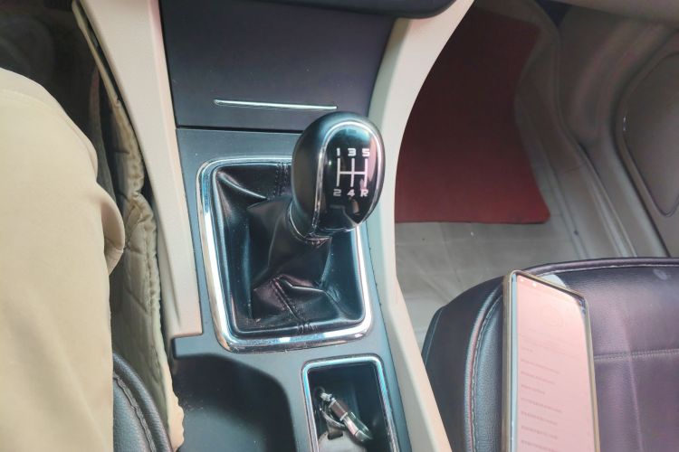 吉利汽车 帝豪 2017款 三厢百万款 1.5L 手动豪华型中控内饰18