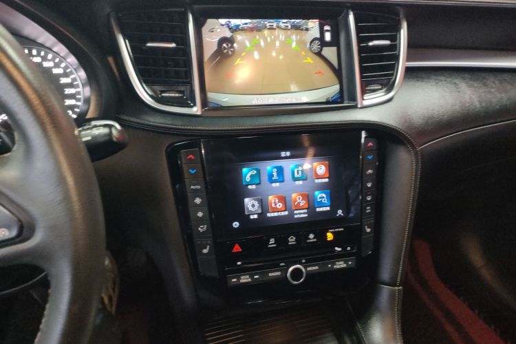 英菲尼迪QX50 2020款 2.0T 两驱时尚版局部细节16