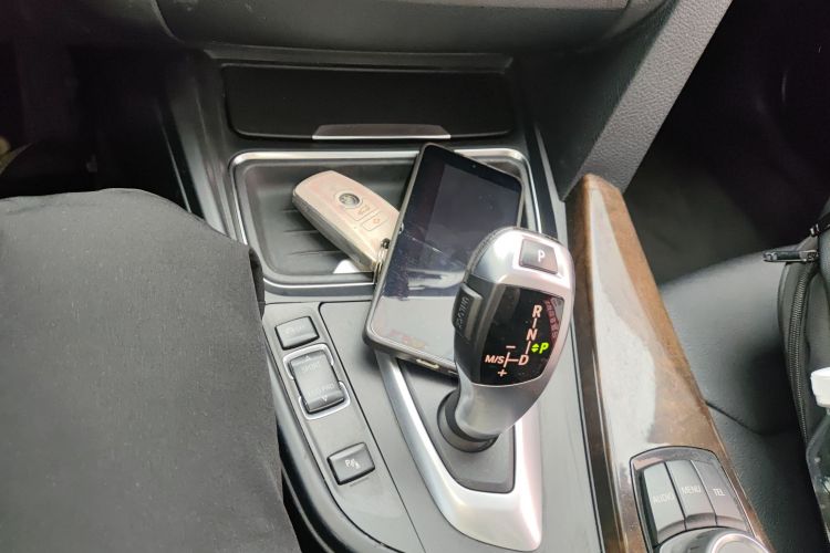 宝马3系 2013款 320Li 时尚型中控内饰18