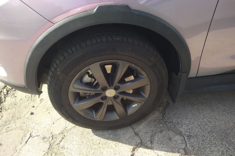 比亚迪 元新能源 2018款 EV360 智联炫酷型车身外观6002