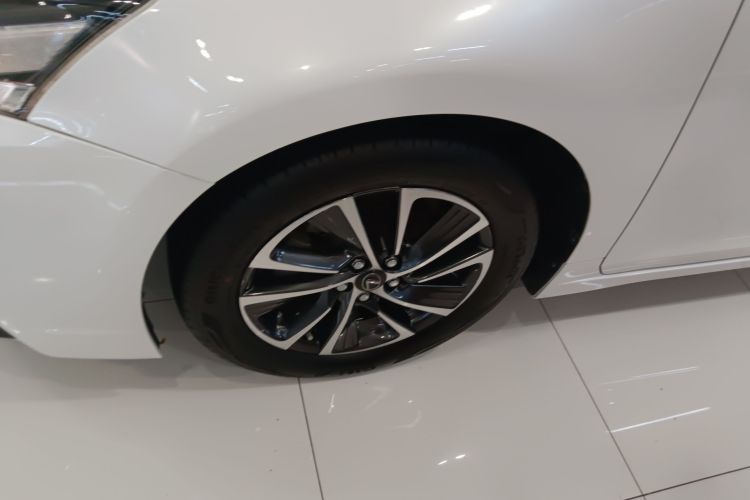 雷克萨斯CT 2017款 CT200h 精英版 单色 国V车身外观6007