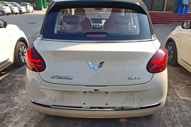 五菱汽车 五菱缤果 2025款 410km 灵犀尊享款车身外观6