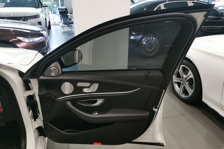 奔驰E级(进口) 2022款 E 260 时尚型运动版中控内饰42