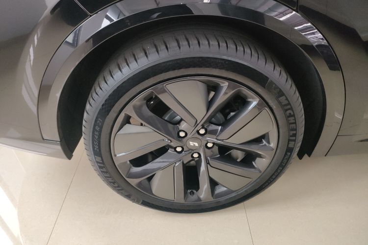 理想汽车 理想L9 2024款 Pro车身外观6008