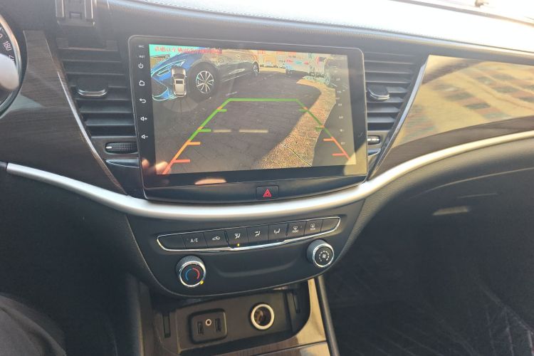 别克 威朗 2018款 三厢 20T 双离合领先型局部细节16