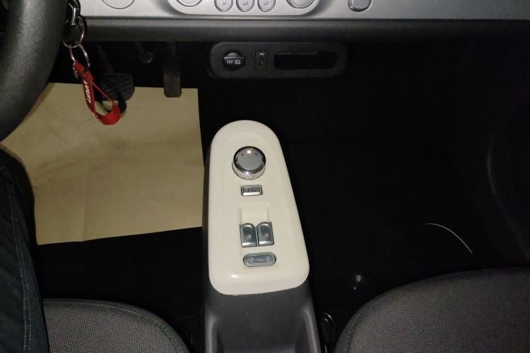 长安启源 长安Lumin 2022款 210km 香甜款中控内饰18