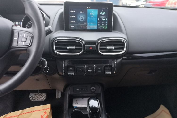 东风风神AX4 2018款 1.6L DCT潮尚型天窗版中控内饰16