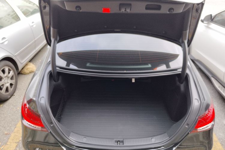 奔驰E级(进口) 2022款 E 260 时尚型运动版局部细节23