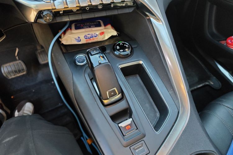 标致4008 2018款 350THP 豪华版中控内饰18