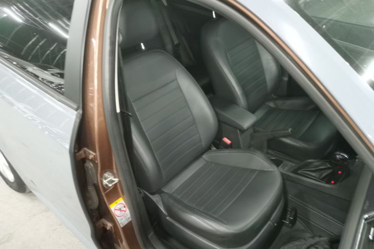 大众 朗行 2015款 1.6L 自动风尚版局部细节41