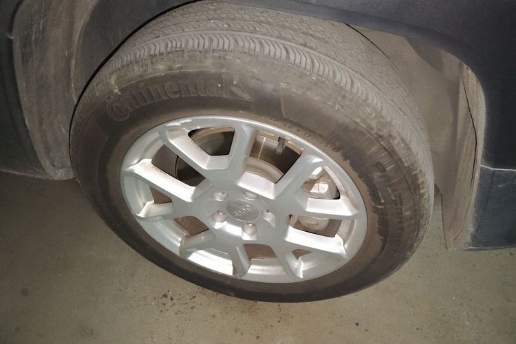 Jeep 自由侠 2019款 220T 自动领先版车身外观10