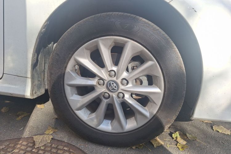 丰田 卡罗拉 2021款 双擎 1.8L E-CVT精英版车身外观10