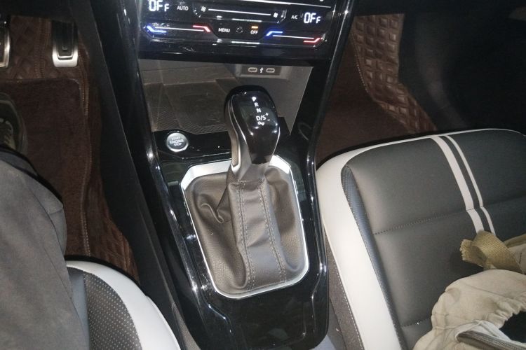 大众 T-ROC探歌 2023款 300TSI DSG两驱星光版局部细节18