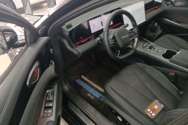 比亚迪 海豹 2025款 650智驾版中控内饰7003