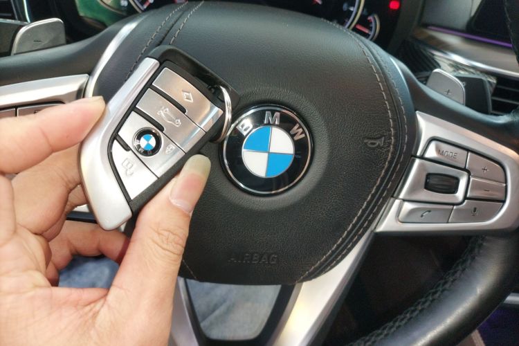 宝马5系 2018款 改款 530Li 尊享型 豪华套装中控内饰7001