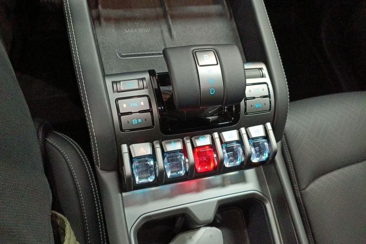 方程豹 钛3 2025款 501KM 后驱智驾Max版局部细节18