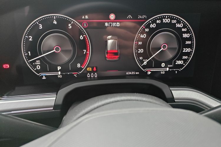 大众 途锐 2022款 3.0TSI 锐享版 曜黑运动套装中控内饰15