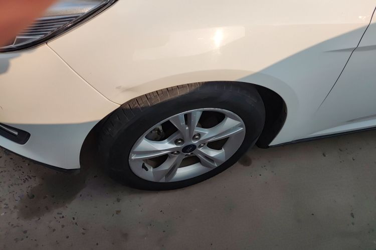 福特 福克斯 2017款 两厢 1.6L 自动舒适型智行版车身外观6002