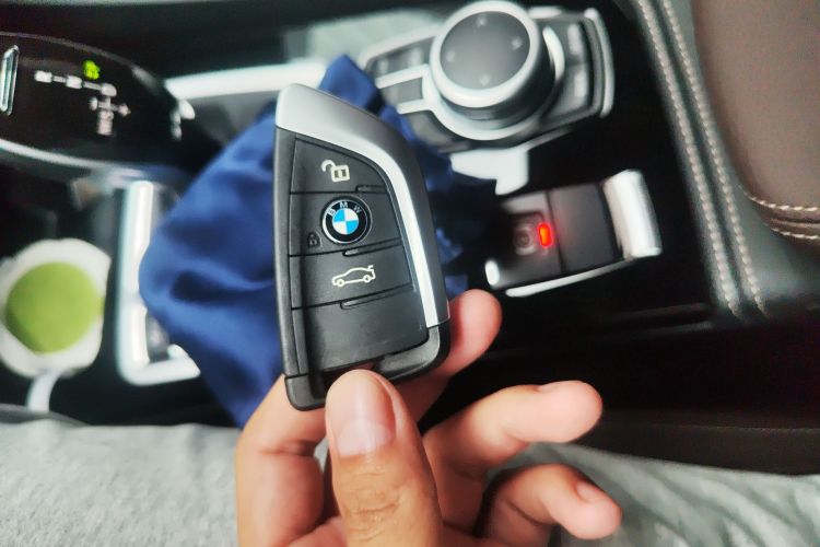 宝马1系 2022款 120i M运动曜夜版中控内饰11