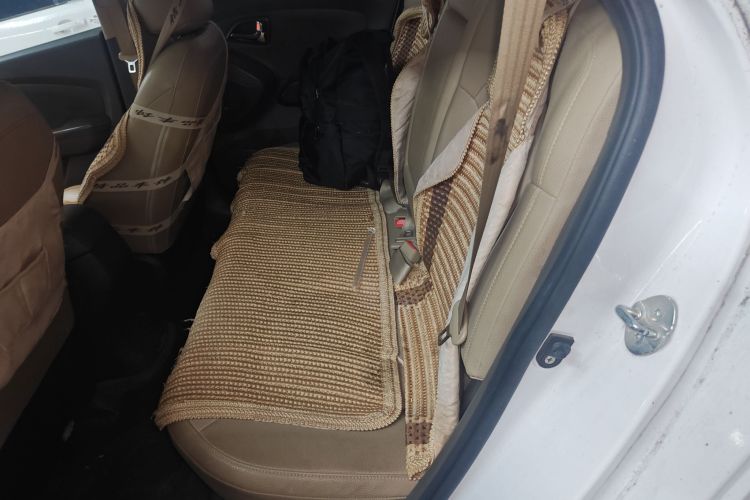 北京现代ix35 2013款 2.0L 自动两驱智能型GLS 国IV中控内饰21