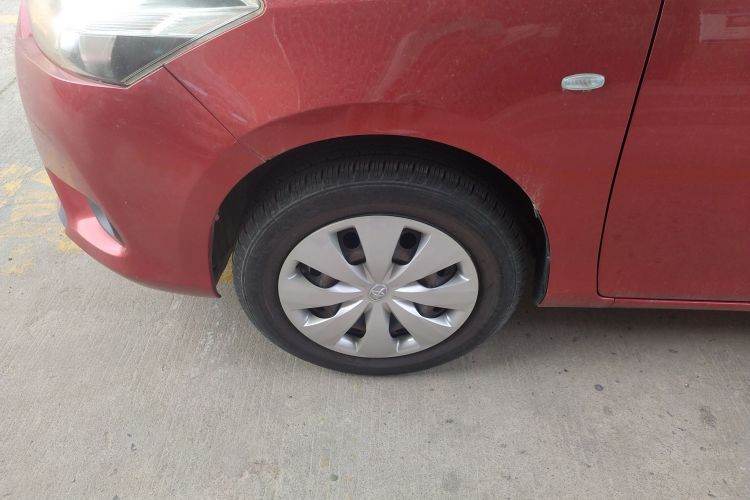 丰田 威驰 2014款 1.5L 自动智臻版车身外观35