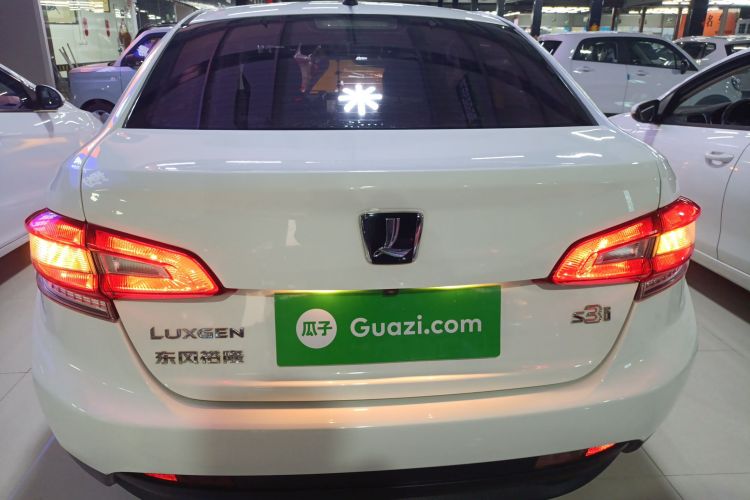 纳智捷 锐3 2016款 1.6L 手动智享型车身外观6