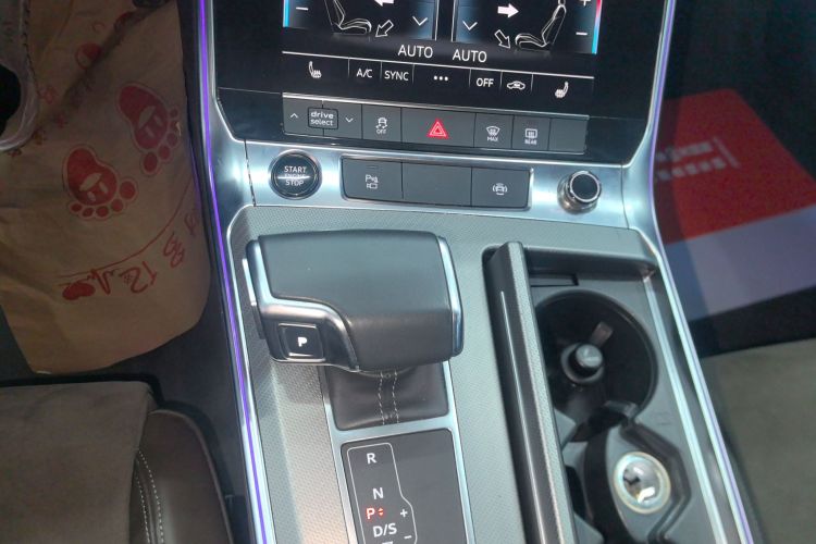 奥迪A7L 2022款 45 TFSI S-line 筑梦未来版局部细节18
