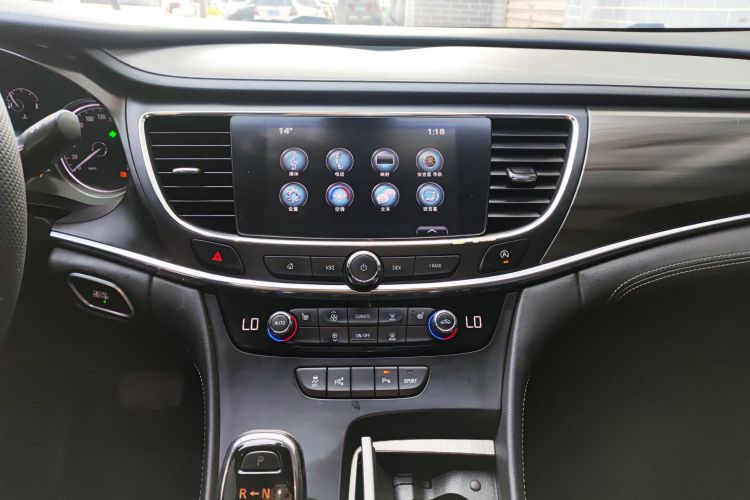 别克 君越 2016款 改款 28T 精英型中控内饰16